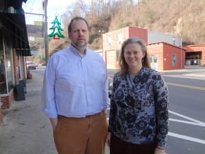 Steve North and Amanda Martin of the Center for Rural Health Innovation, which administers the Spruce Pine-based MY Health-e-Schools program. Photo credit: Taylor Sisk
