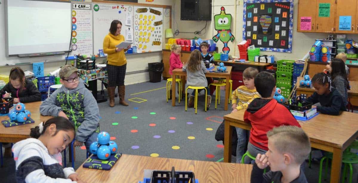 STEM class in Carthage Elementary, Ashley Luersman