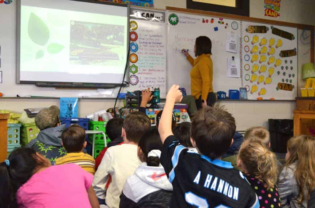 STEM class in Carthage Elementary, Ashley Luersman