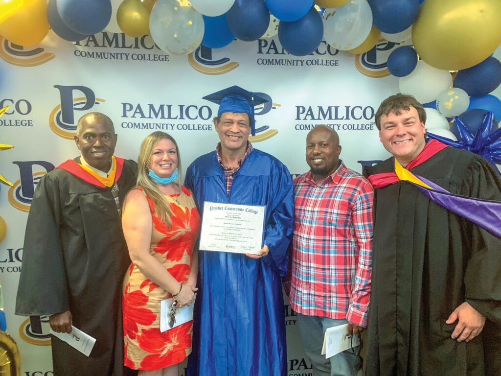 COLLEGE ACE 　紺ブレ　城郷 農業体験教育AGRIREX（アグリレックス）】ル レクチエの収穫